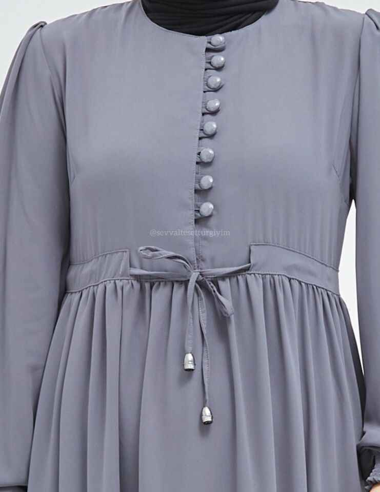 SELVİ DÜĞMELİ ELBİSE